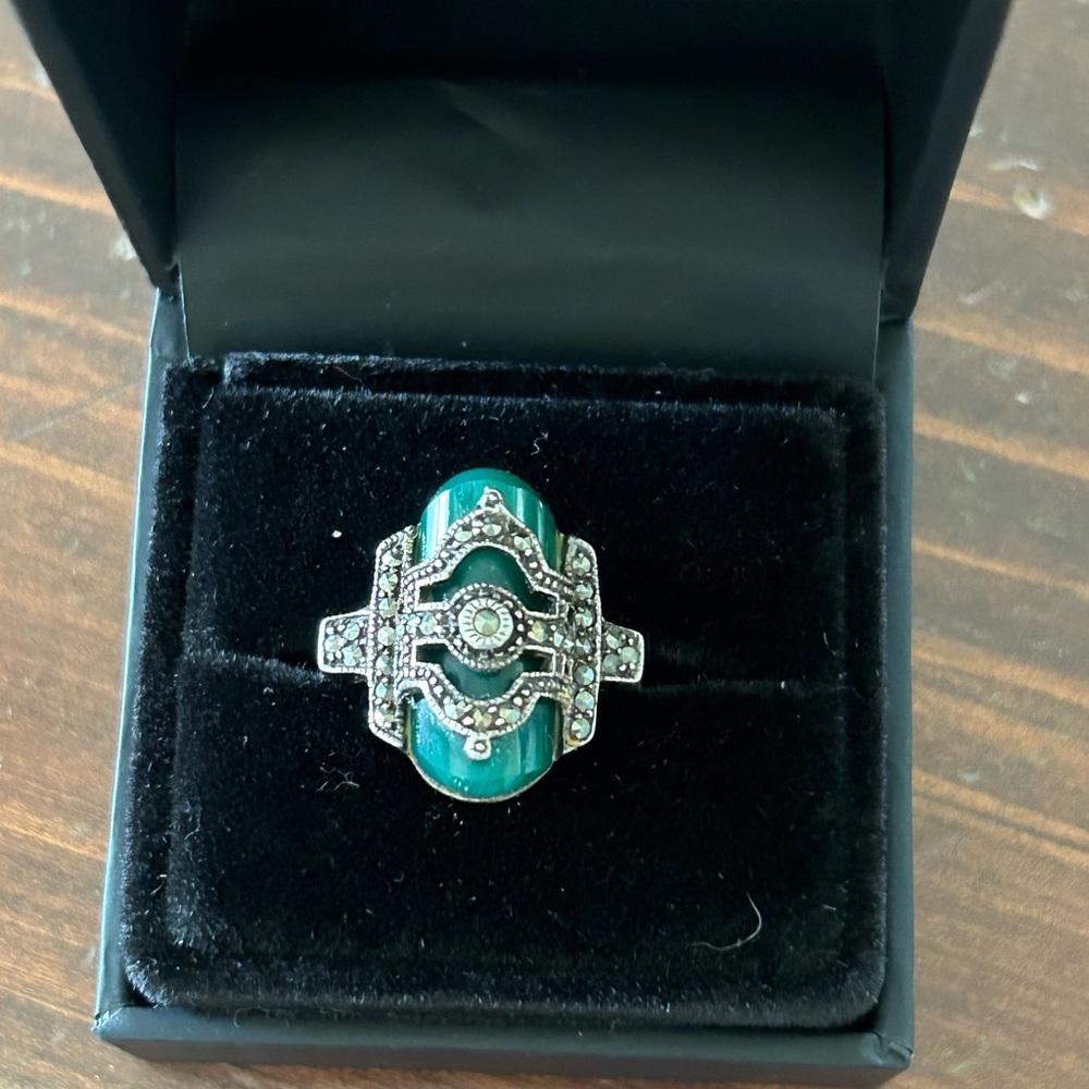 Women’s vintage jade and marcasite ring - Picture 3 of 3